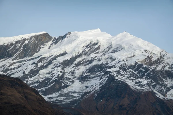 Snötäckt berg — Stockfoto