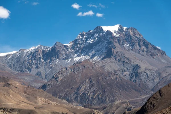 Snötoppar i Himalaya bergskedja — Stockfoto