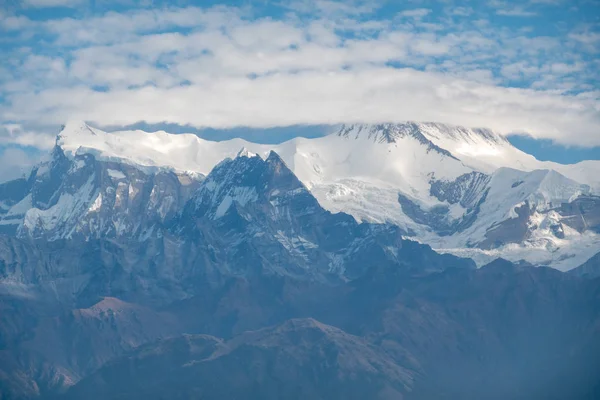 Snö täckt Annapurna Ii och Iv i morgonljuset — Stockfoto