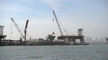 Hindistan 'da Denizde İnşaat Gemileri