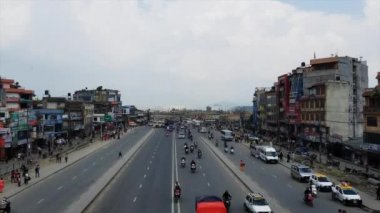 Katmandu çevre yolunda trafik