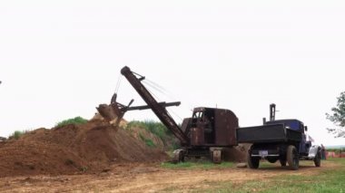 Rough and Tumble 'da Eski Makineler Çalışıyor