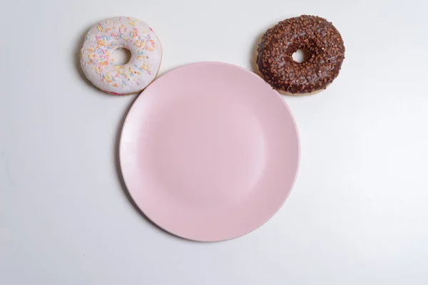 Donut envidraçado isolado sobre branco Fotos De Bancos De Imagens Sem Royalties