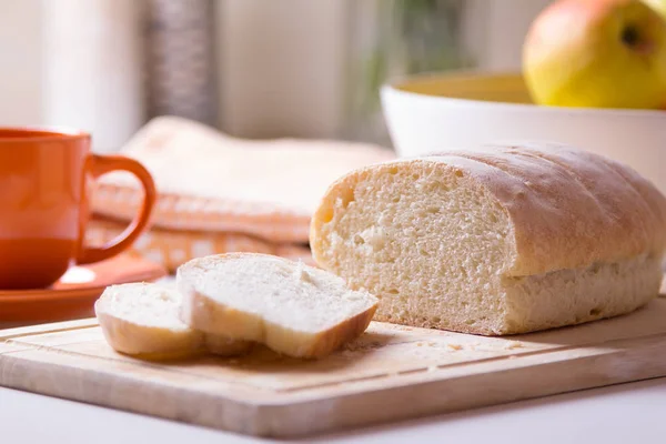 Пшеничний домашній свіжий хліб — стокове фото