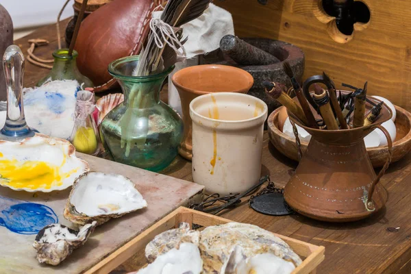 Geleneksel tarihi Ortaçağ yazma araçları