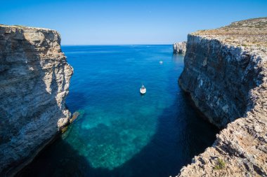 Comino'daki Doğu Kayalıkları