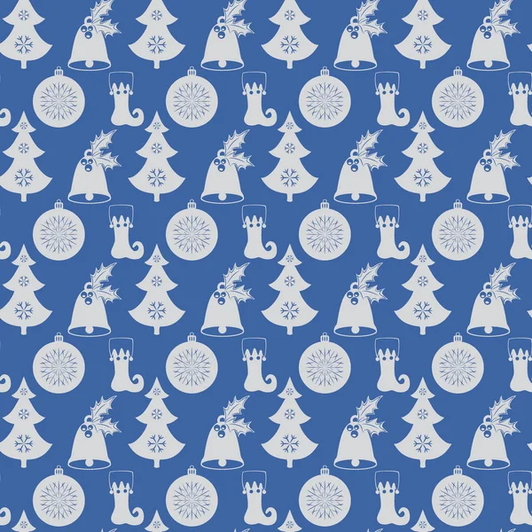 Nahtloses Muster mit Weihnachtsglocke mit Stechpalme, einer Kugel, einem Baum, Strumpf mit Schneeflocken. flache Elemente in Silbertönen auf blauem Hintergrund. — Stockvektor