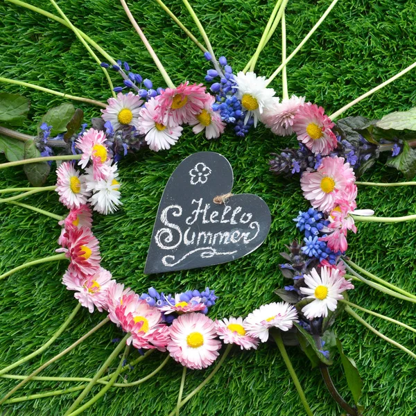 Parlak bahar çiçekleri