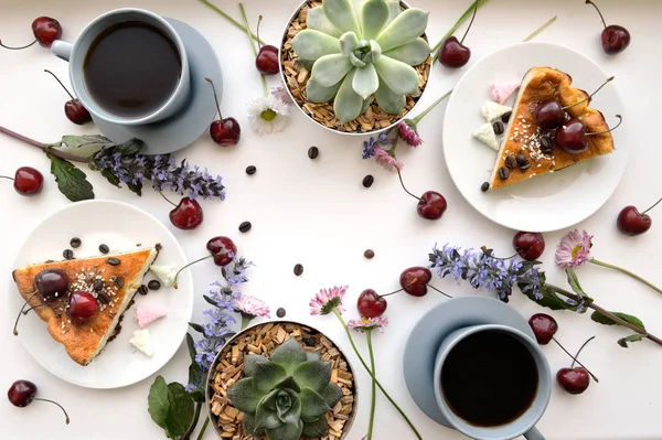 Ev yapımı lezzetli kahvaltı kahve ile.