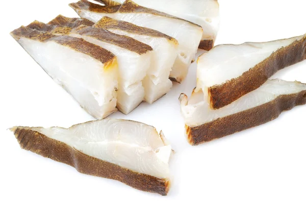 Beyaz izole füme pisi balığı parçaları