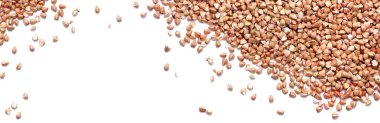 Kahverengi karabuğday Groat beyaz üzerine izole. Panorama.