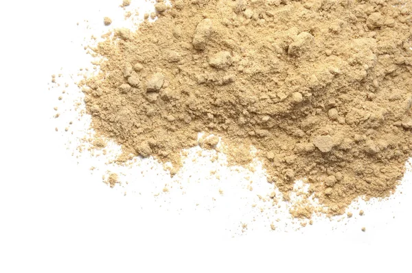 Zemin zencefil kökü beyaza izole edilmiş