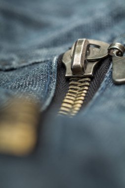 Metal fermuar kadar yakın