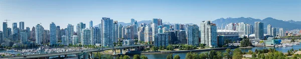 Vancouver, canada - ca. 2017: eine panoramaaufnahme der innenstadt — Stockfoto
