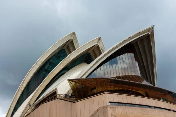 Сидней, Австралия - Circa 2019: Sydney Opera House Sails Close Up Shot — стоковое фото