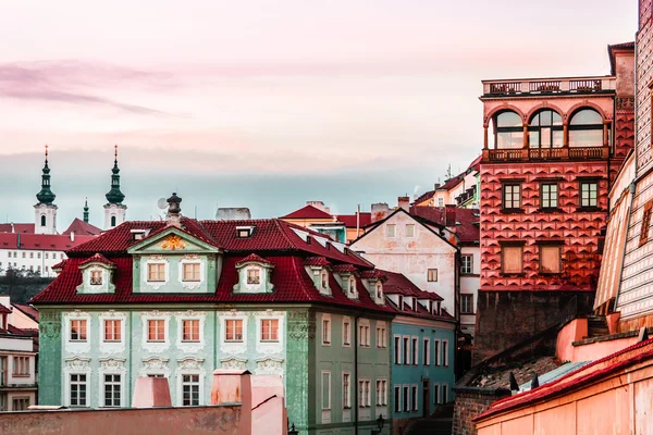 Здания и улицы Праги, Чехия — стоковое фото