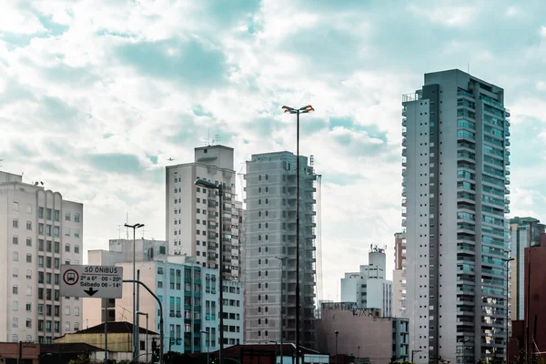 Edificios y calles de Sao Paulo, Brasil (Brasil) ) — Foto de Stock