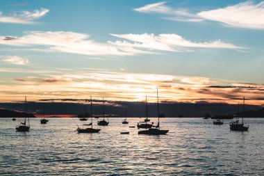 Vancouver, Kanada Kitsilano sahilde günbatımı
