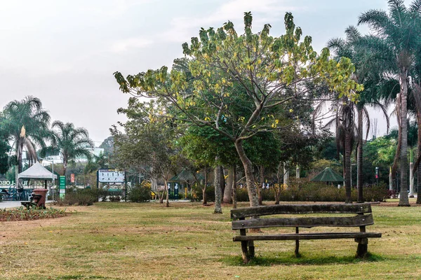 Parque Villa-Lobos em São Paulo (São Paulo), Brasil (Brasil ) — Fotografia de Stock