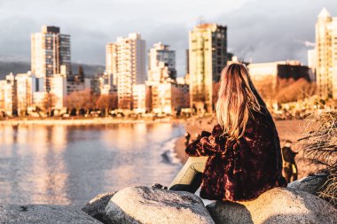 Vancouver, Kanada'da İngilizce Bay Beach Park'ta kız