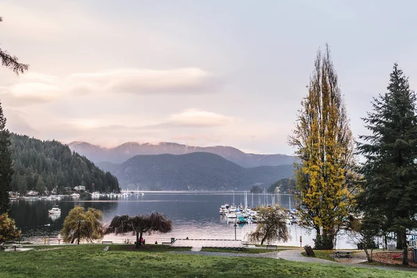 Βαθύ όρμο σε North Vancouver, Bc, Καναδάς — Φωτογραφία Αρχείου