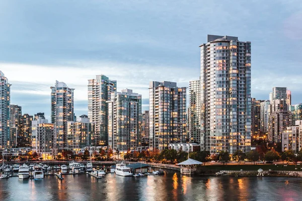 De waarde False creek in vancouver, canada — Stockfoto