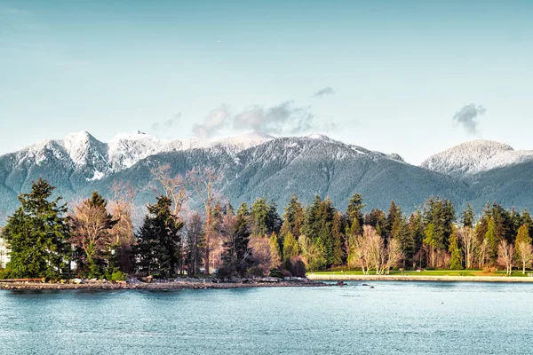 Vancouver Montagne vista da Harbour Green Park, Canada — Foto Stock