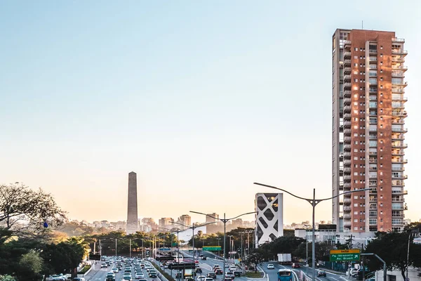 Avenida 23 de Mayo (Avenida 23 de Maio) en Sao Paulo, Brasil (Br. — Foto de Stock