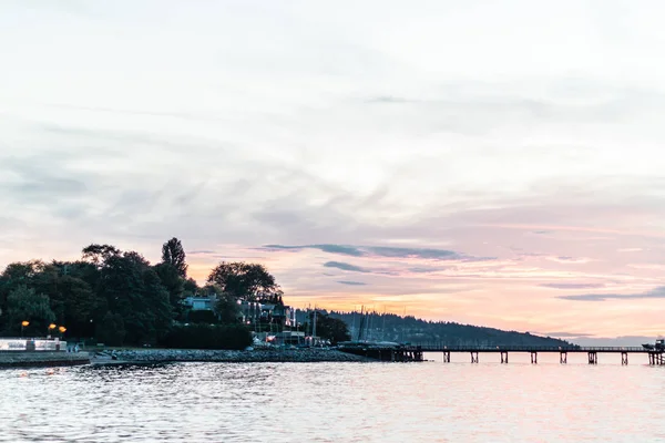 Solnedgång vid Kitsilano Beach i Vancouver, Bc, Kanada — Stockfoto