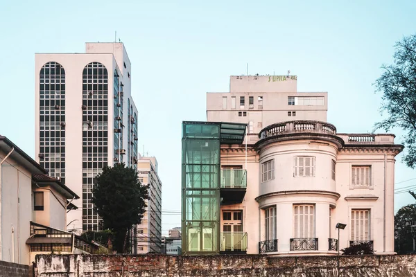 Edifícios perto da Avenida Paulista em São Paulo, Brasil — Fotografia de Stock