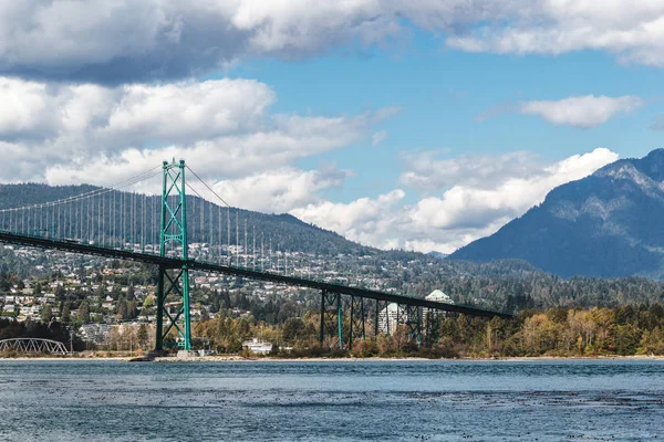 Мост Лайонс Гейт в Ванкувере, Канада — стоковое фото