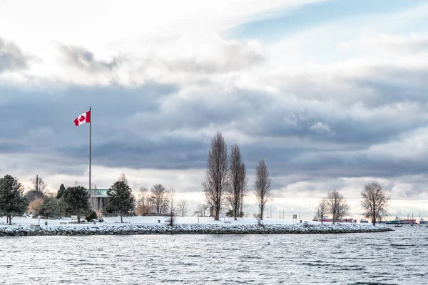 Playa de Vancouver cubierta de nieve, BC, Canadá — Foto de Stock