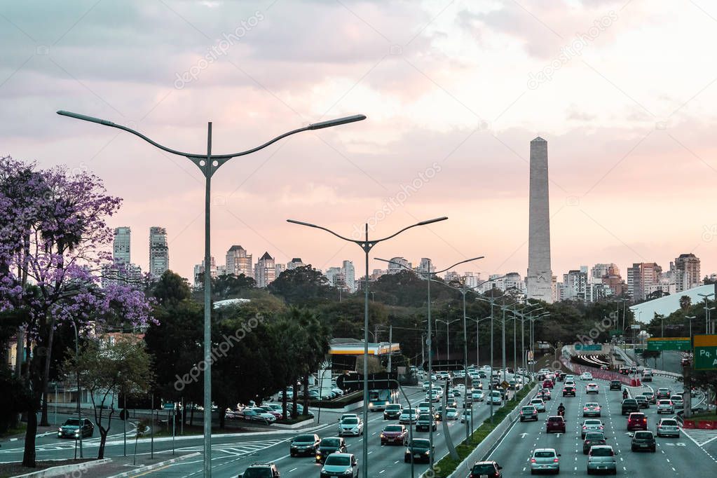 Traffic at Avenue 23th of May (Avenida 23 de Maio) in San Paulo 