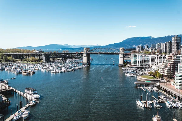 Granville Street Bridge poblíž Downtown Vancouver, Bc, Kanada — Stock fotografie