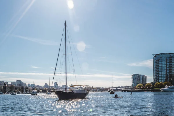 Båtar nära Downtown Vancouver, Bc, Kanada — Stockfoto