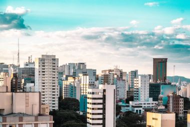 San Paulo Paulista Avenue yakınındaki binaların