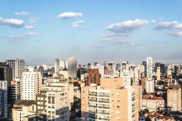 Edifícios perto da Avenida Paulista, em São Paulo, Brasil (Brasil ) — Fotografia de Stock