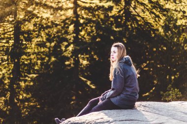 Kız üstüne taş ocağı Rock Kuzey Vancouver, Bc, Kanada