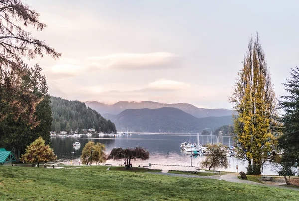 Βαθύ όρμο σε North Vancouver, Bc, Καναδάς — Φωτογραφία Αρχείου