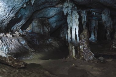 Tayland'daki Phang Nga körfezindeki gizemli mağara