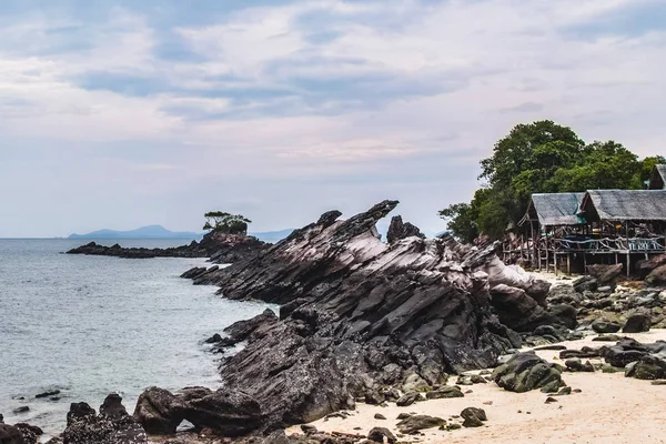 Cerca de Phi Phi Islands en Tailandia — Foto de Stock