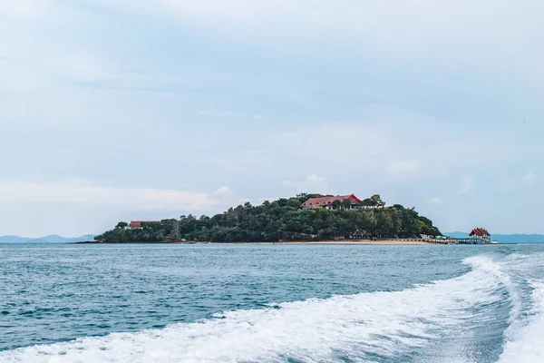 Perto de Phi Phi Islands na Tailândia — Fotografia de Stock