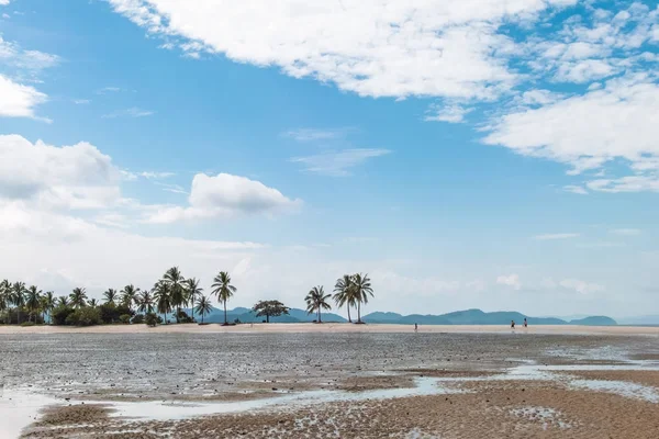 Playa Tropical en Phang Nga Bay, Tailandia — Foto de Stock