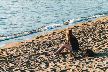 Kız İngilizce Bay Beach deki Vancouver, Bc, Kanada