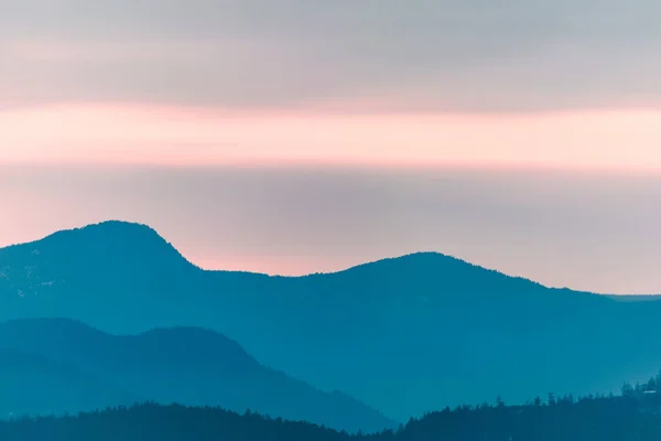 Gama de montanhas em Vancouver, BC, Canadá — Fotografia de Stock