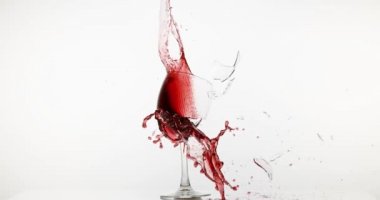 Kırma ve kırmızı şarap sıçramasına