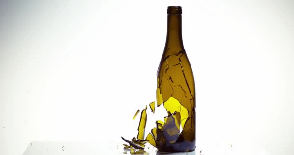 Quebra de garrafa de vinho — Vídeo de Stock