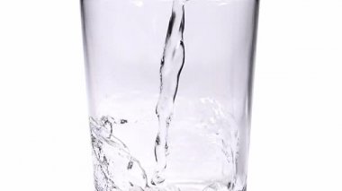 Poudering su cam içine 