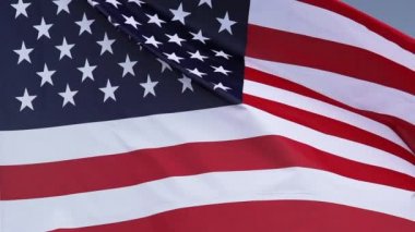 Amerikan Bayrağı Rüzgarda Dalgalanıyor, Yavaş Hareket