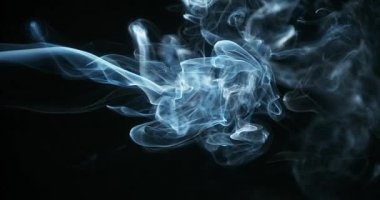 Sigara yükselen duman